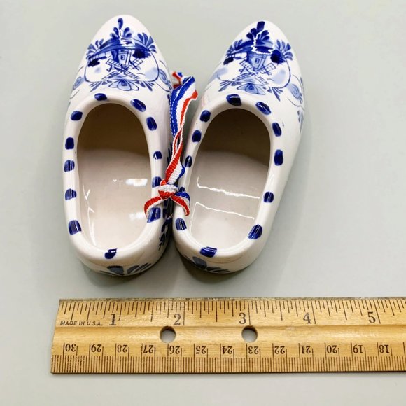 Delft Blue Holland Ceramic Clogs hand painted pair - Picture 7 of 9